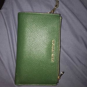 Moss MK Multifunction Wristlet